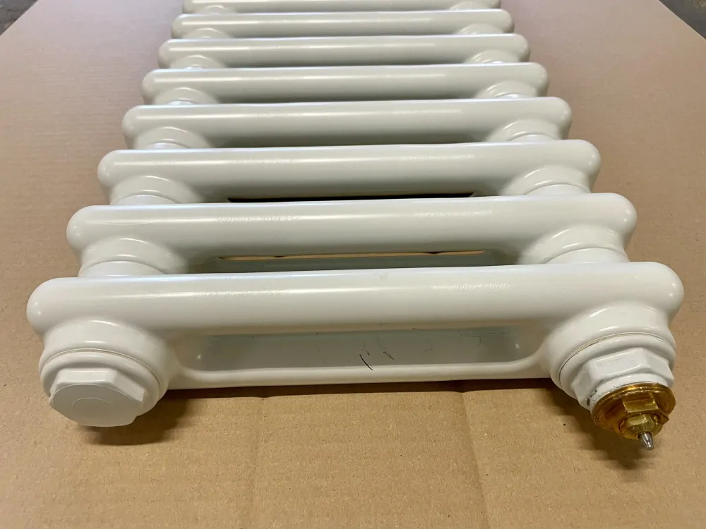 Článkový radiátor ANUOVA C2/0260 - 42čl., 1957 x 260 x 64, 42 článků, na zeď, bílá