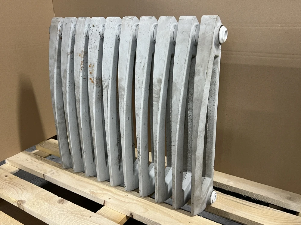 Litinový radiátor Philadelphia - 10čl., 625 x 500 x 130mm, na zeď, nenalakován