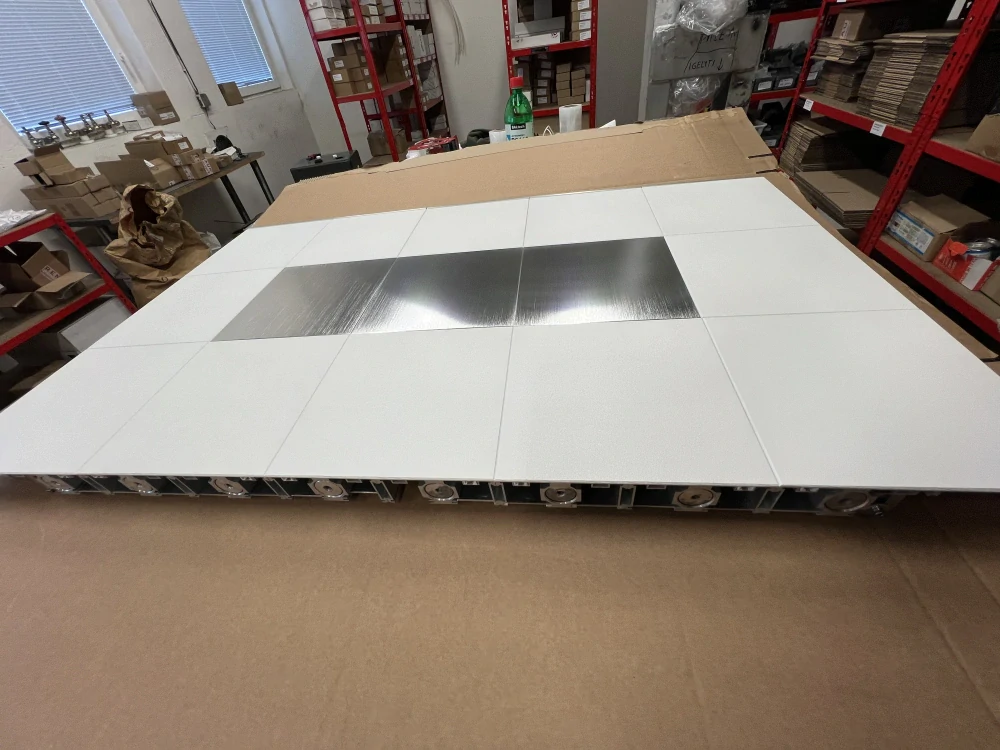 Designový radiátor Rossix 1000 x 600 x 75, na zeď, bílá a stříbrná