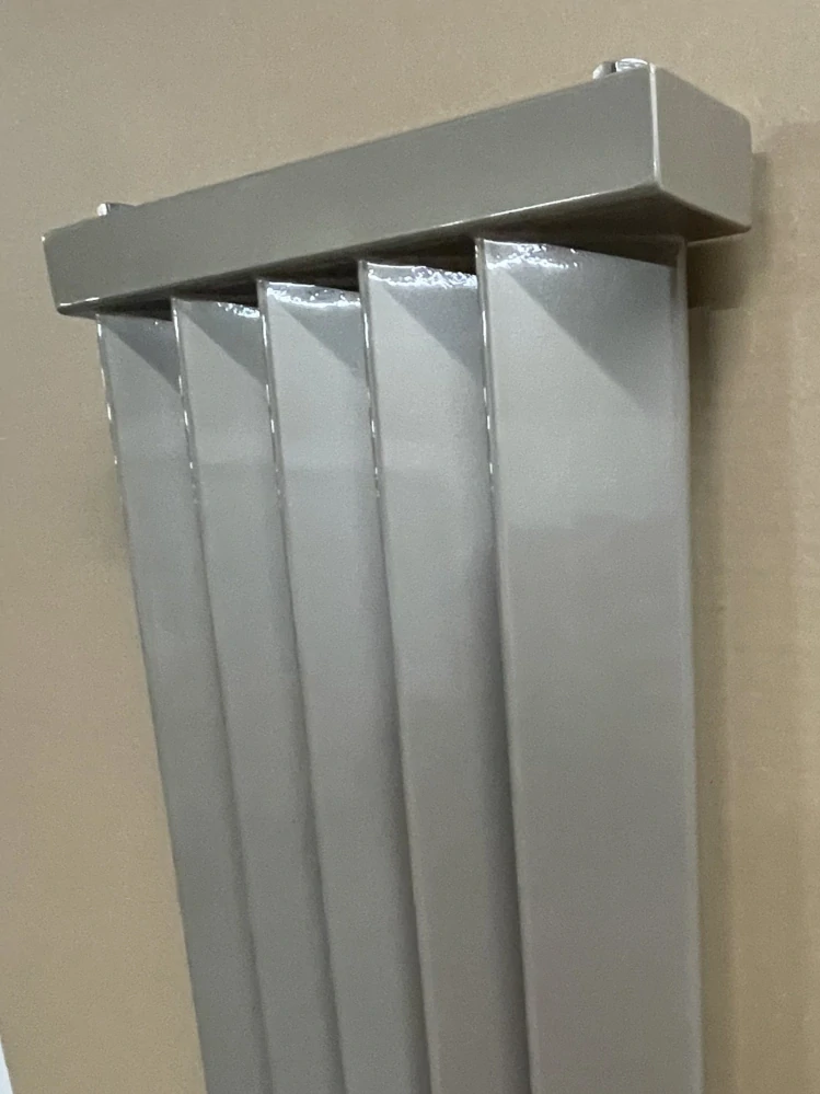 Designový radiátor YEGA Single 340 x 1800 x 90, béžová perleť, na zeď