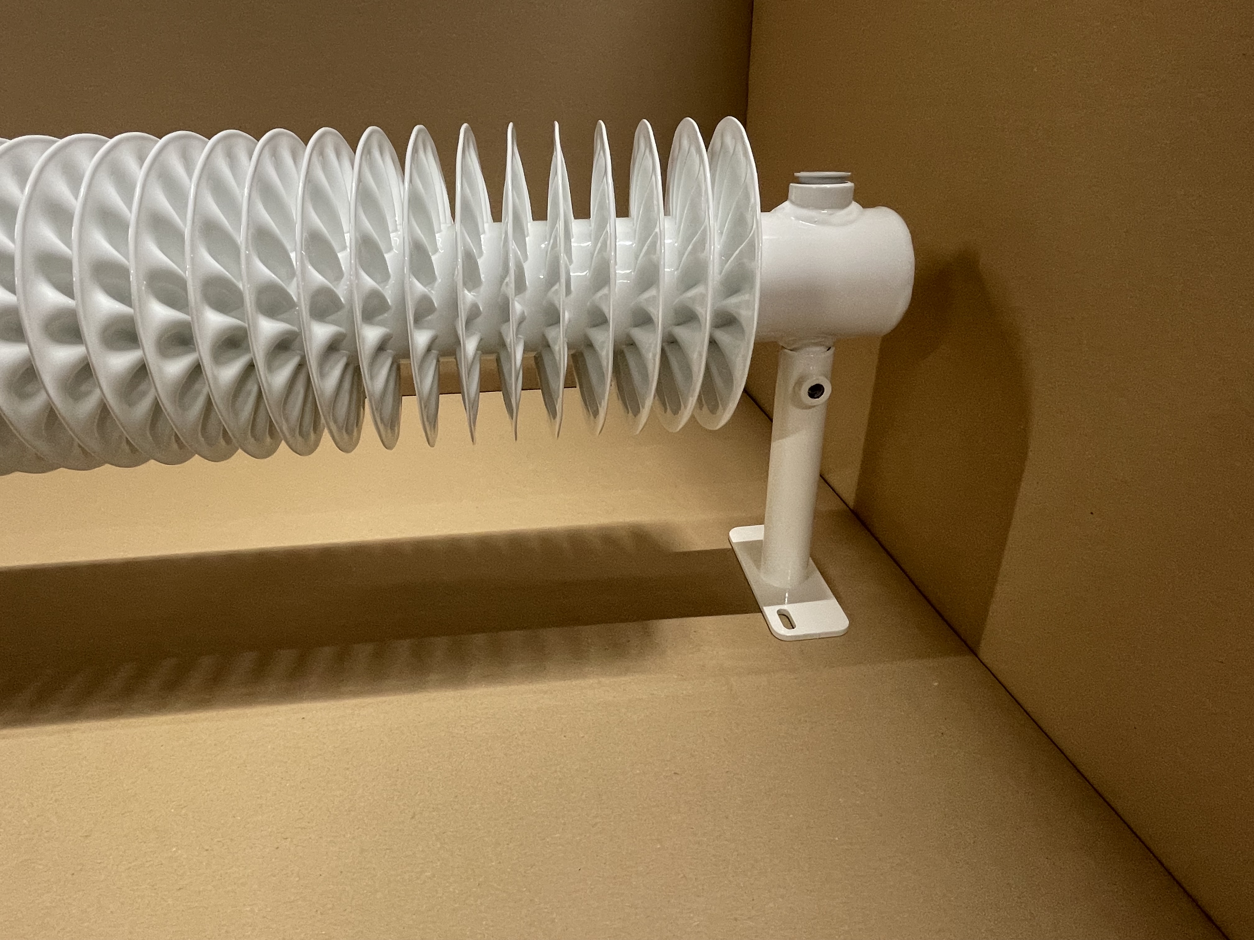 Radiator SPIRALIX Horizontal RA1 57/137 2000 x 237 x 154  NA ZEM/FLOOR