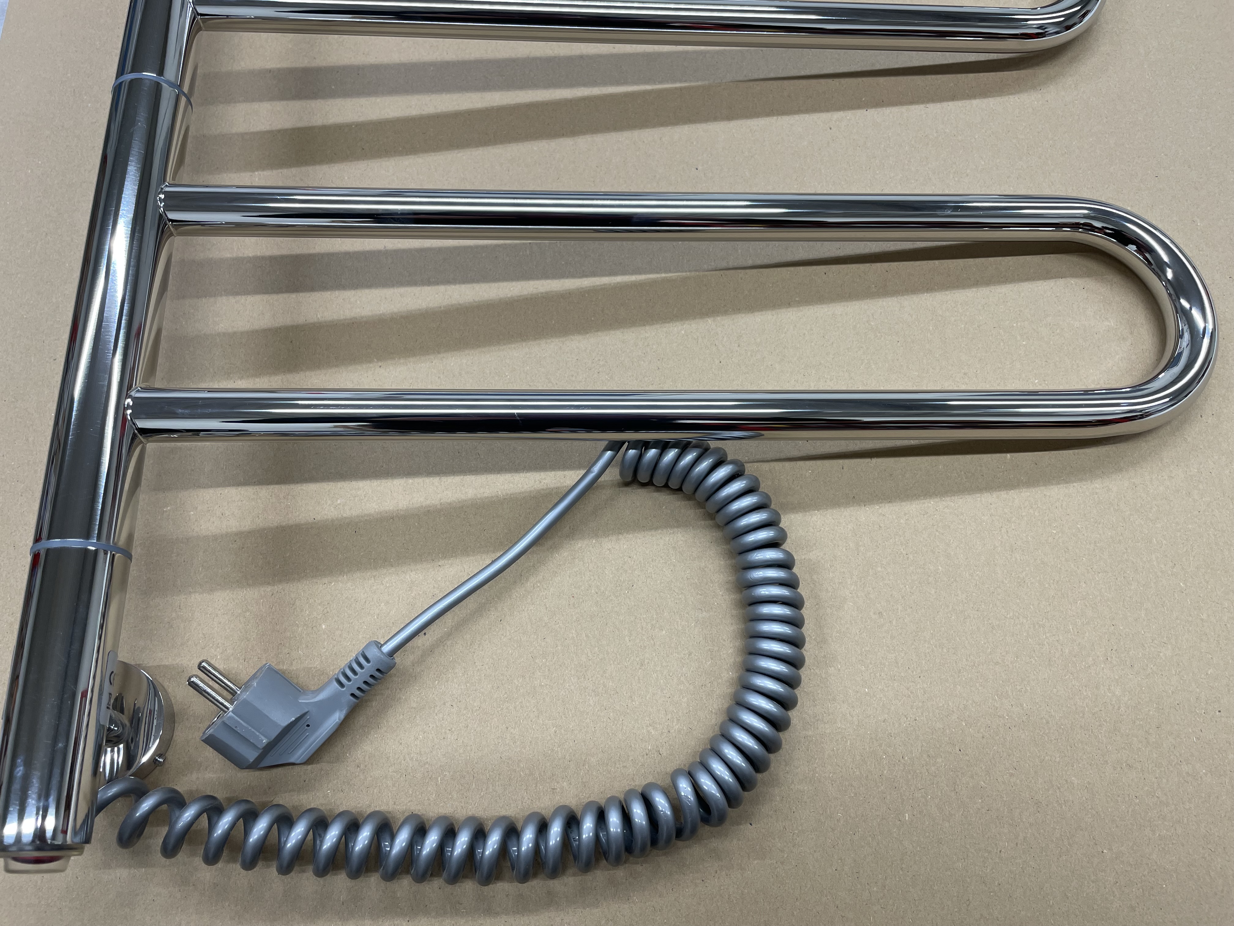 Elektrický radiátor PAREO 827 x 932 mm