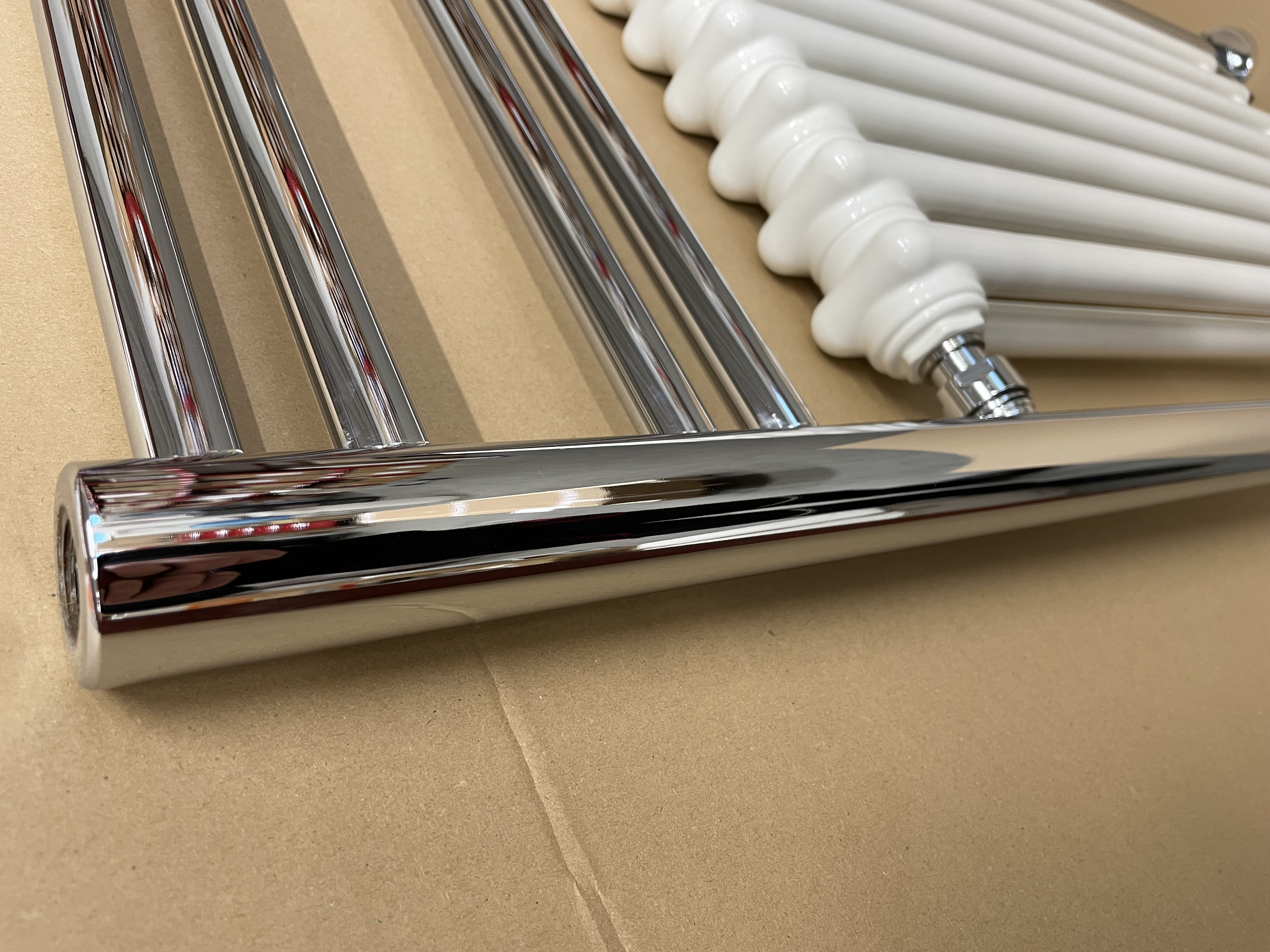 Radiator ERA FLOOR 581 x 1200 x 110 mm (C2/750-8el.) Chrome/white