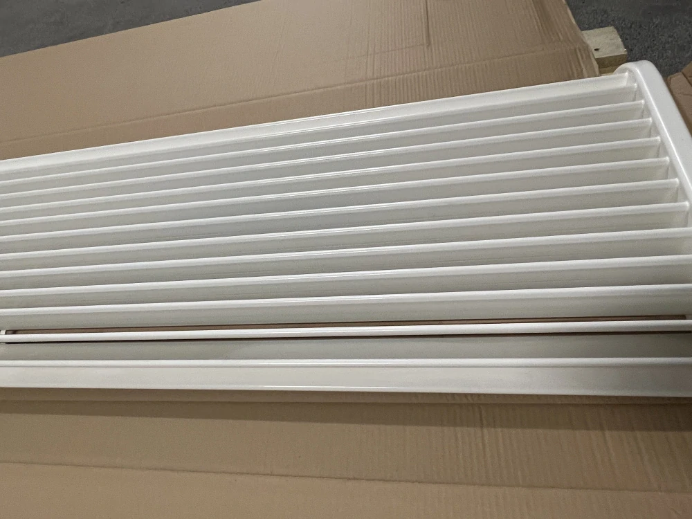 Radiator MERAPI 520 x 2000 x 100mm, na zeď, bílá