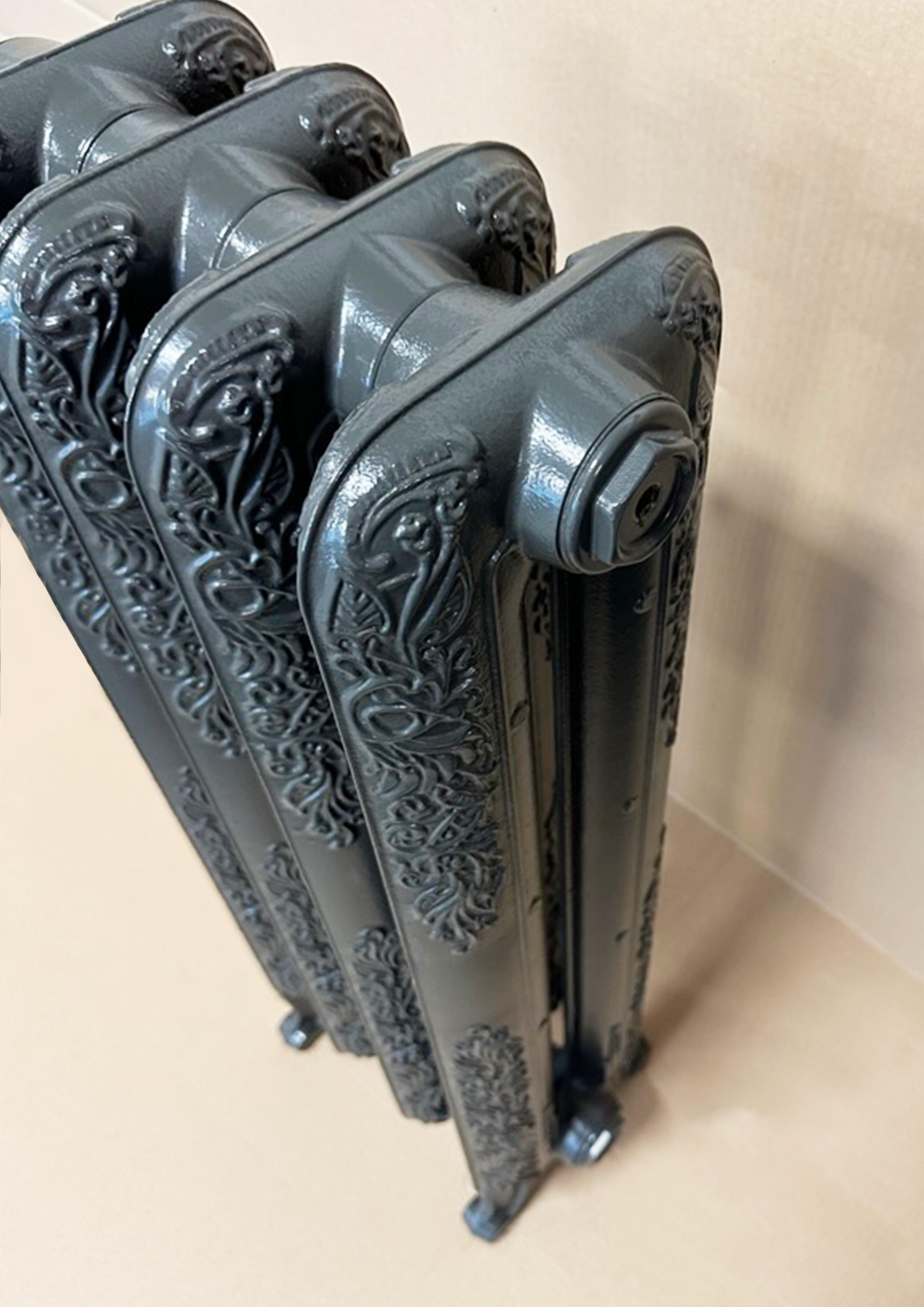 Litinový retro radiátor Epoca 90 - 4čl., 329 x 838 x 214mm, na zem, šedá grafit
